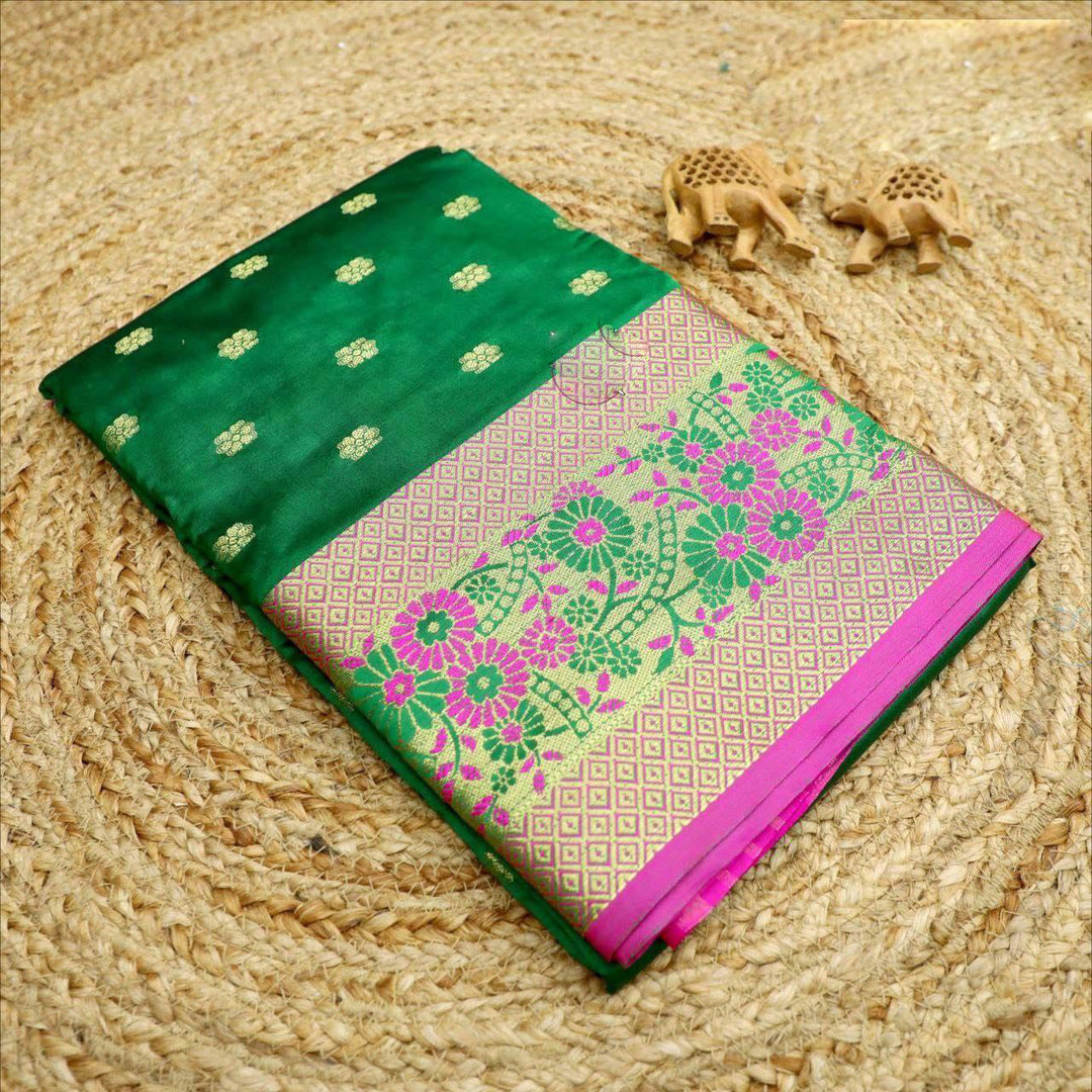 Appealing Dark Green Korvai Silk Saree With Traditional Weaving Elegance