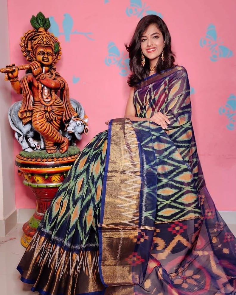 Graceful Ikkat Design Saree In Pure Handloom Soft Silk Fabric