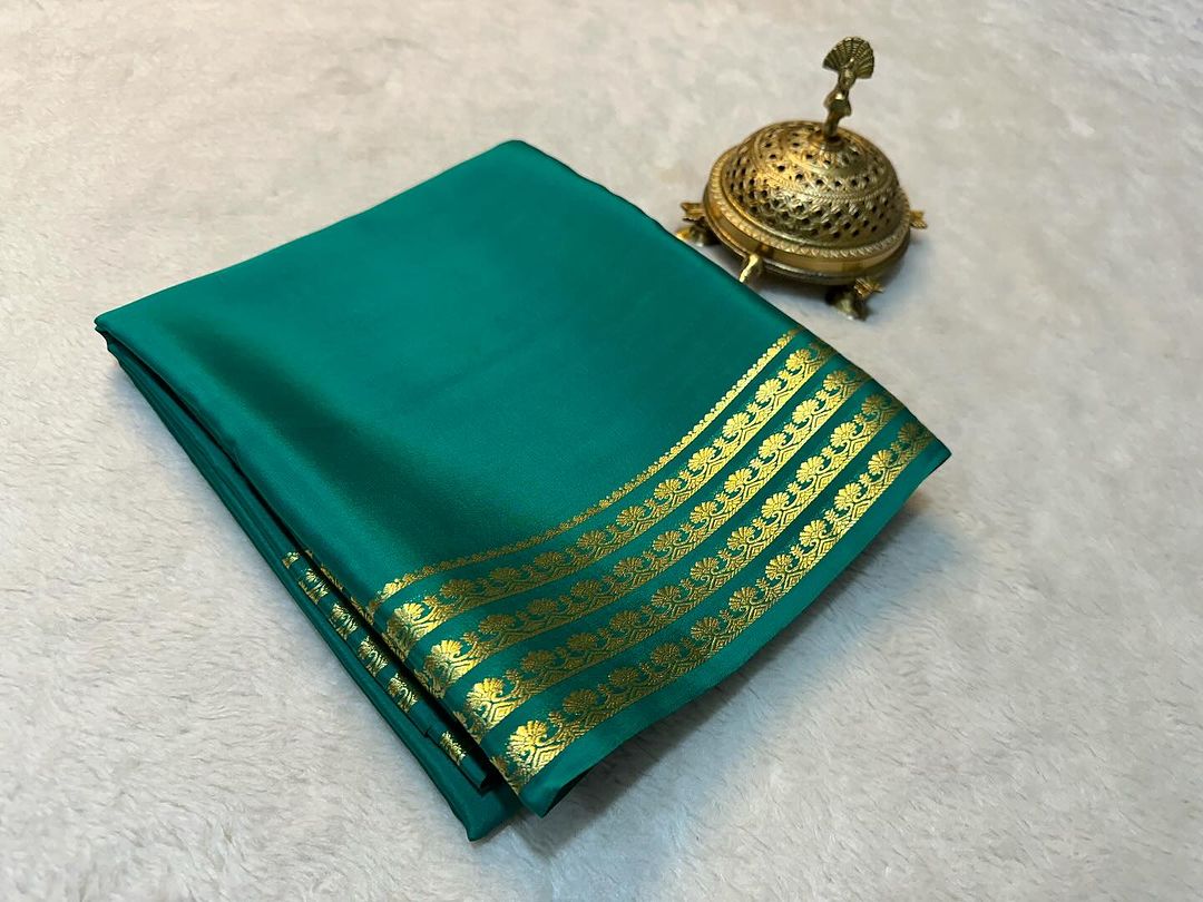 🥰 Exclusive Zari Border Orange Plain Mysore Silk Saree.🥰