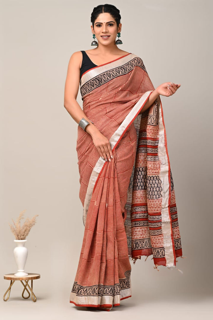 Simple And Stylish Linen Saree Printed With Zari Accent