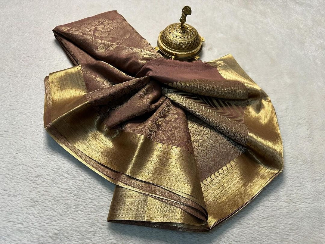 🥰 Purple Elegant Mysore Soft Silk Saree with intricate zari.🥰
