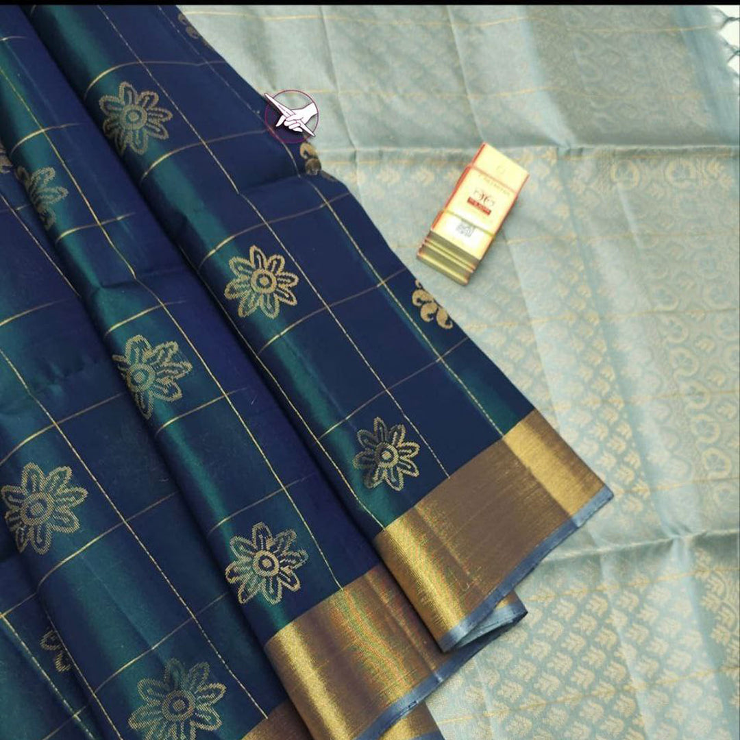 Teal Kanchipuram Lichi Silk Saree With Beautiful Pallu