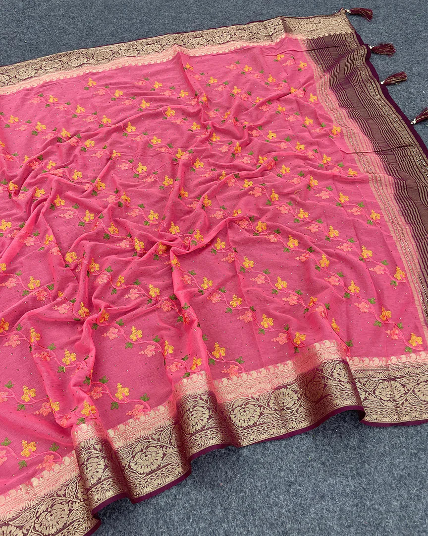 💕Excellent Baby Pink  Banarasi saree adorned with intricate embroidery work.💕