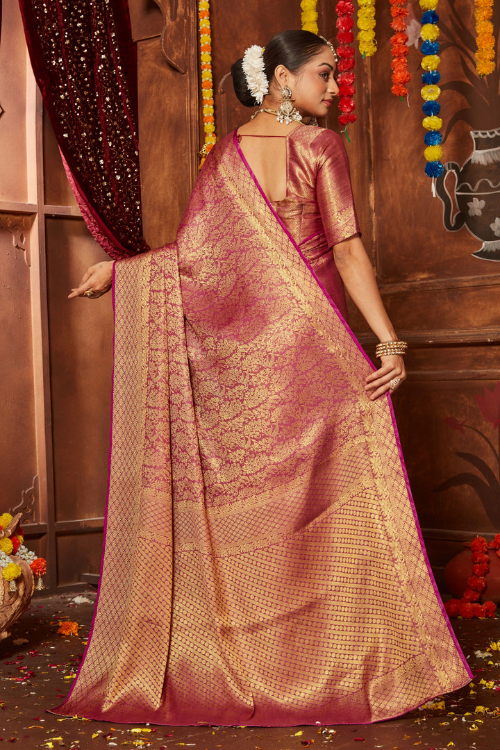 Minimalist Drapes: Simple Sarees, Big Impact