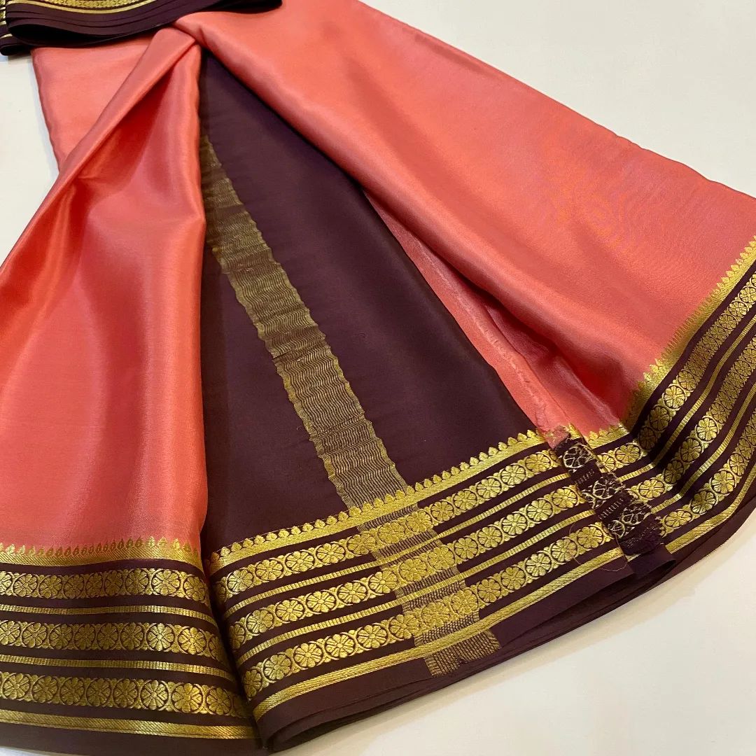 🥰 Exclusive Zari Border Black Nd Green Colour Plain Mysore Silk Saree.🥰