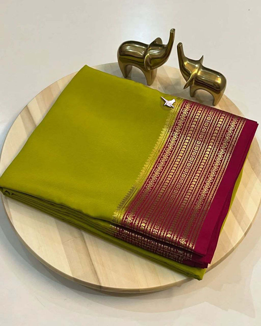 🥰 Exclusive  Zari Border Green nd Maroon Colour Plain Mysore Silk Saree.🥰