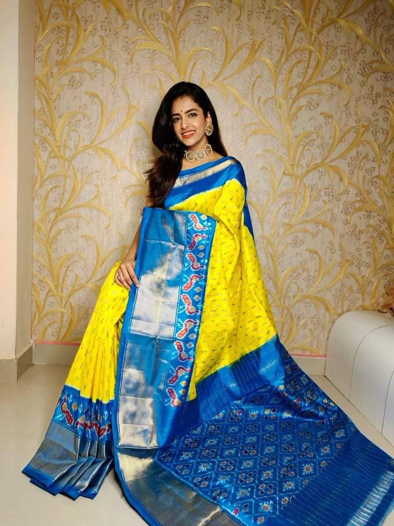 Chic Soft Silk Saree With Handloom Zari And Bold Ikkat Digital Artwork